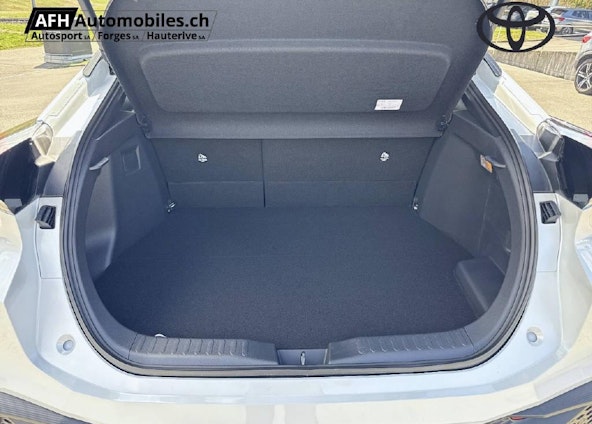 Vehicle image 17 Vehicle image 17