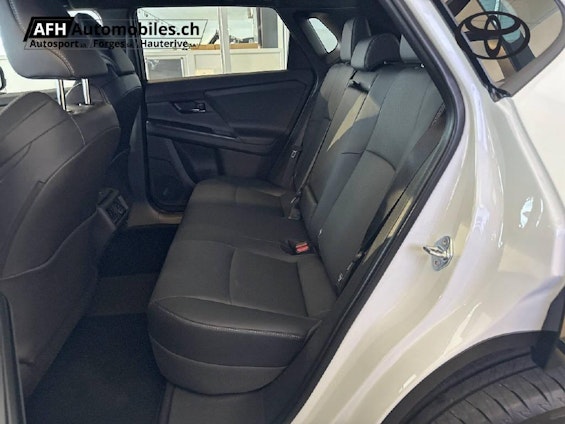 Vehicle image 16 Vehicle image 16