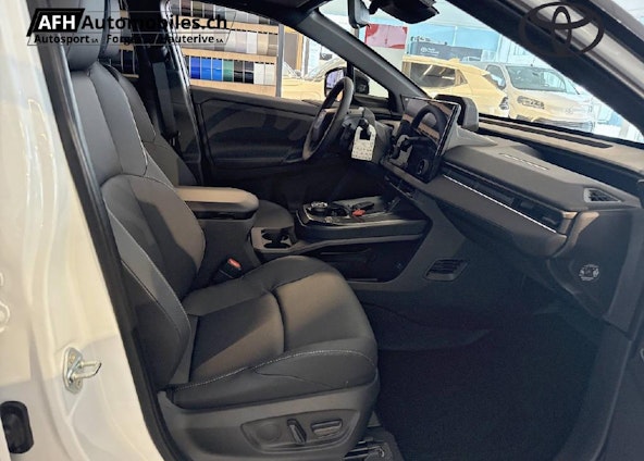 Vehicle image 12 Vehicle image 12