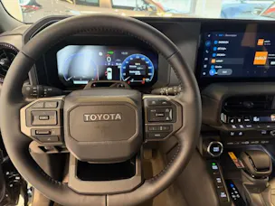 Toyota Land Cruiser 2.8 D 48V Style