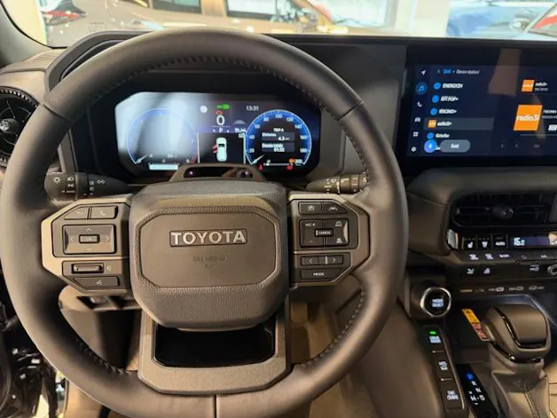 Toyota Land Cruiser 2.8 D 48V Style