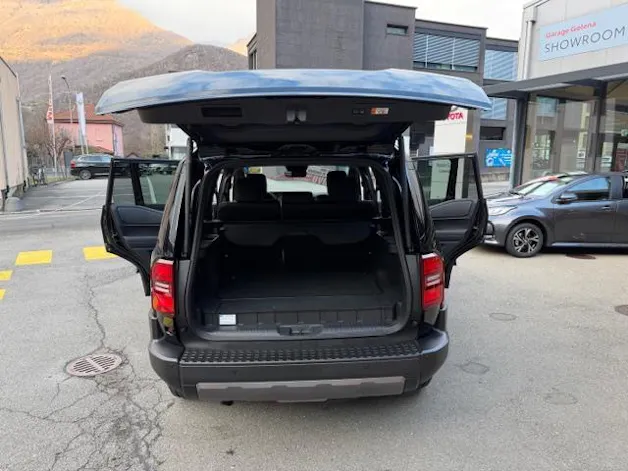 Toyota Land Cruiser 2.8 D 48V Style