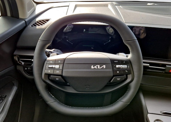 Vehicle image 4 Vehicle image 4