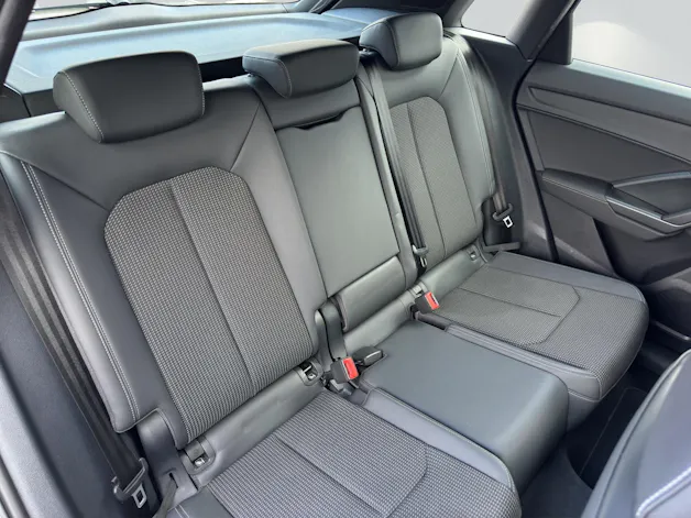 Audi Q3 35 TDI S line Attraction quattro S-tronic