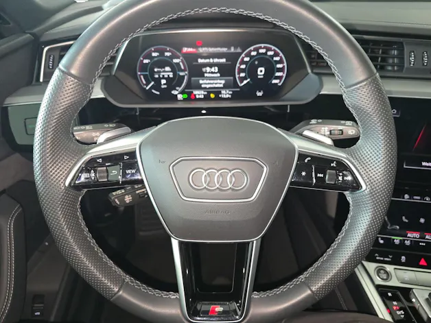 Audi e-tron 55 S Line Black Edition quattro