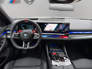 BMW M5 xDrive Touring