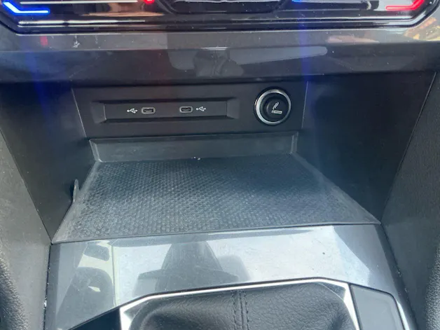 VW Tiguan Allspace 1.5 TSI DSG *** 7 - SITZE & ANHÄNGEKUPPLUNG ***