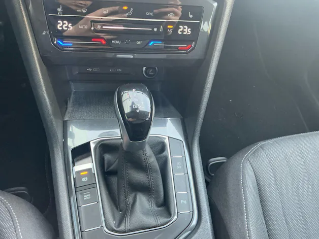 VW Tiguan Allspace 1.5 TSI DSG *** 7 - SITZE & ANHÄNGEKUPPLUNG ***