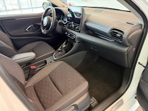 Vehicle image TOYOTA Yaris 1.5 VVT-i HSD Trend