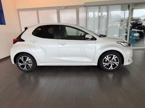 Vehicle image TOYOTA Yaris 1.5 VVT-i HSD Trend