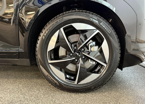 Vehicle image 14 Vehicle image 14