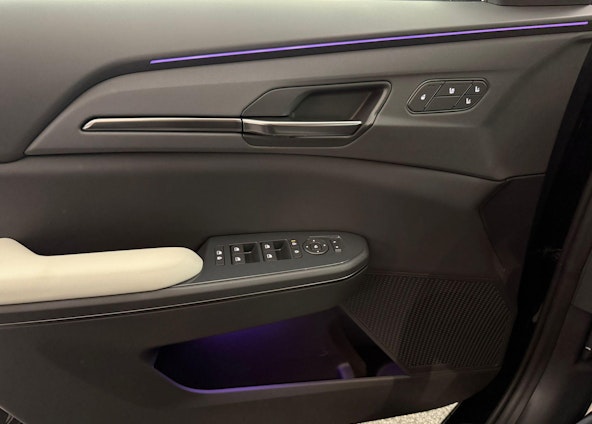 Vehicle image 10 Vehicle image 10