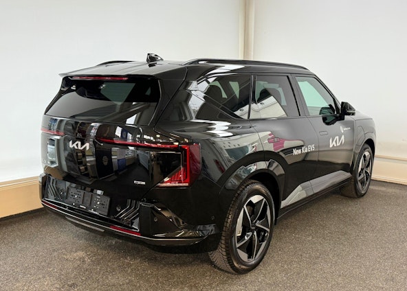 Vehicle image 4 Vehicle image 4