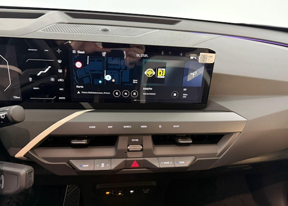 Vehicle image 8 Vehicle image 8