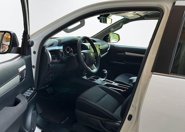 Vehicle image 6 Vehicle image 6