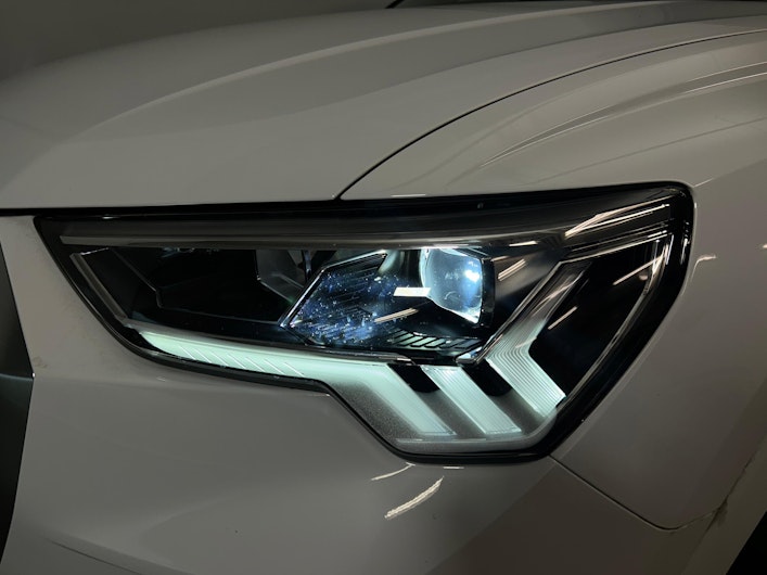 Vehicle image AUDI Q3