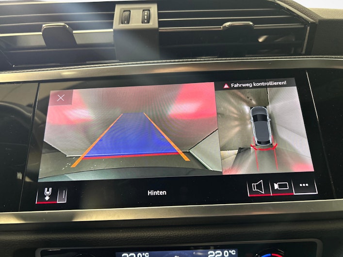 Vehicle image AUDI Q3