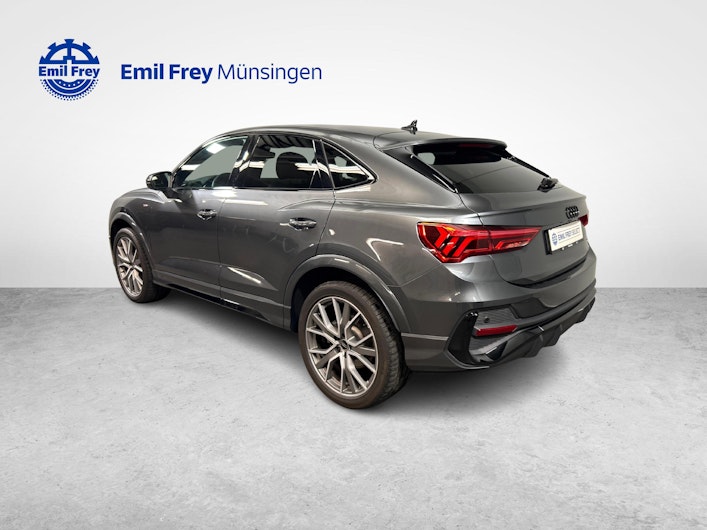 Vehicle image AUDI Q3