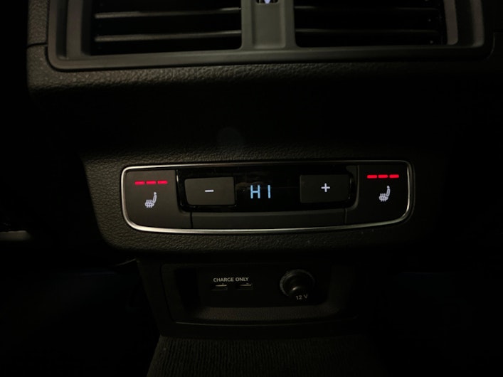 Vehicle image AUDI SQ5