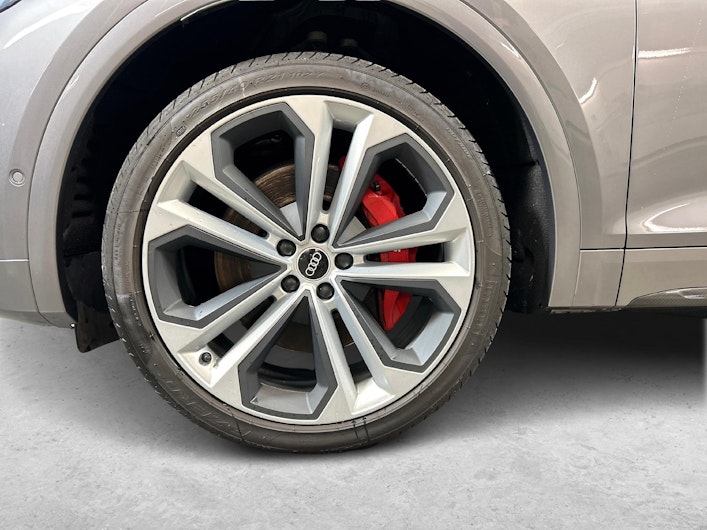 Vehicle image AUDI SQ5