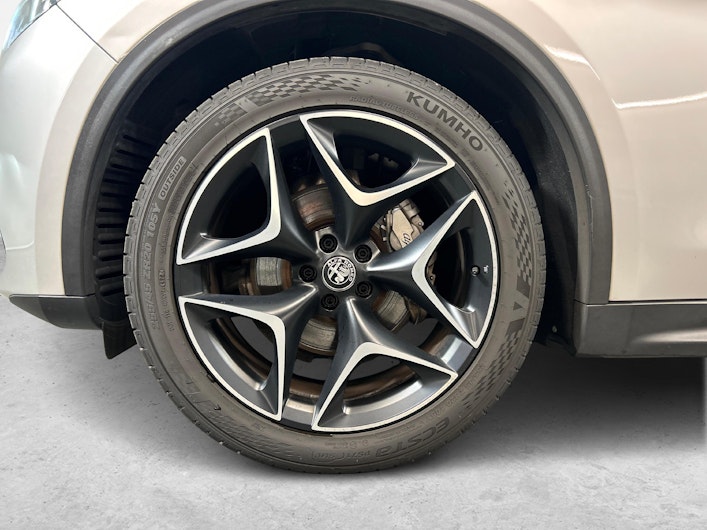 Vehicle image ALFA ROMEO STELVIO