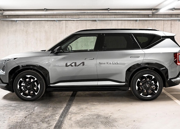 Vehicle image 4 Vehicle image 4