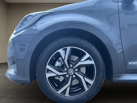 Vehicle image 18 Vehicle image 18