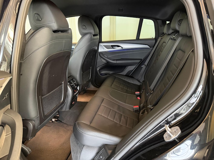 Vehicle image BMW X4