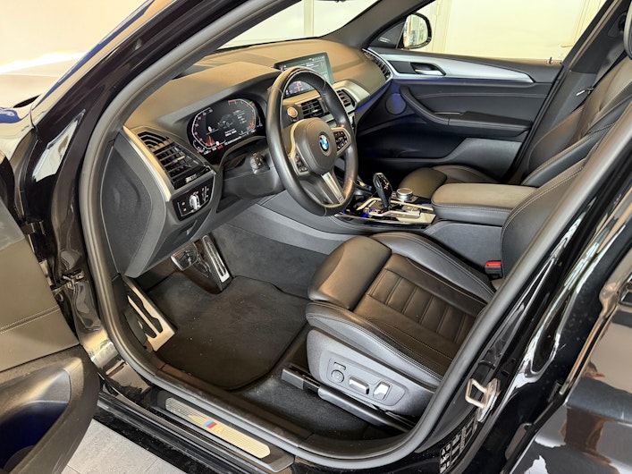 Vehicle image BMW X4