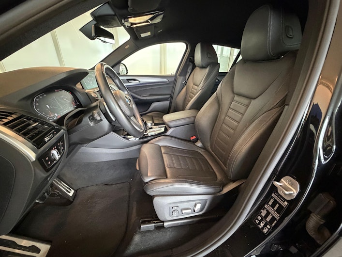 Vehicle image BMW X4