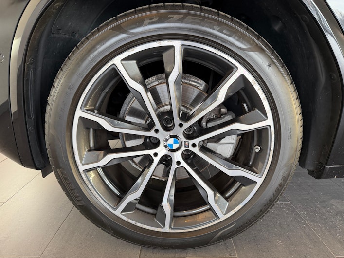 Vehicle image BMW X4