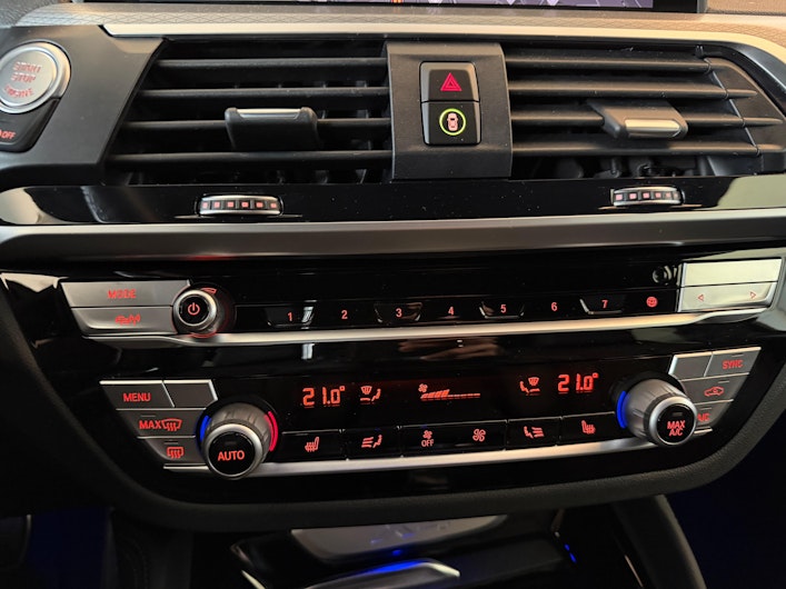 Vehicle image BMW X4