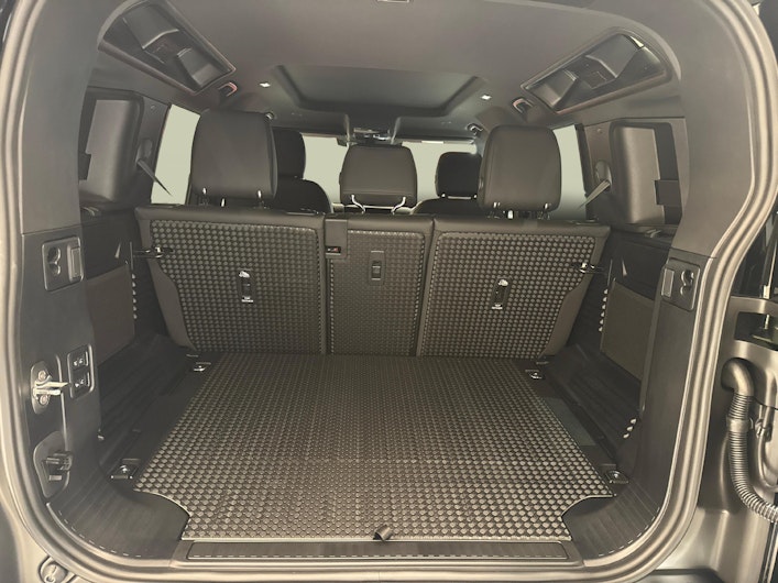 Vehicle image LAND ROVER DEFENDER