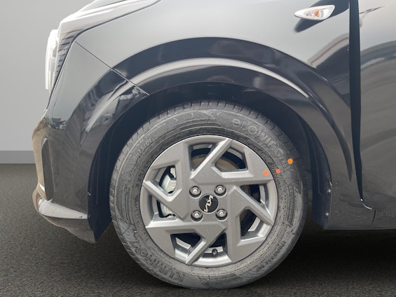 Vehicle image 9 Vehicle image 9