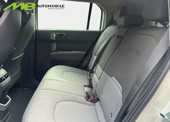 Vehicle image 9 Vehicle image 9