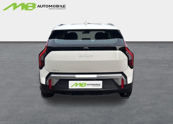 Vehicle image 4 Vehicle image 4