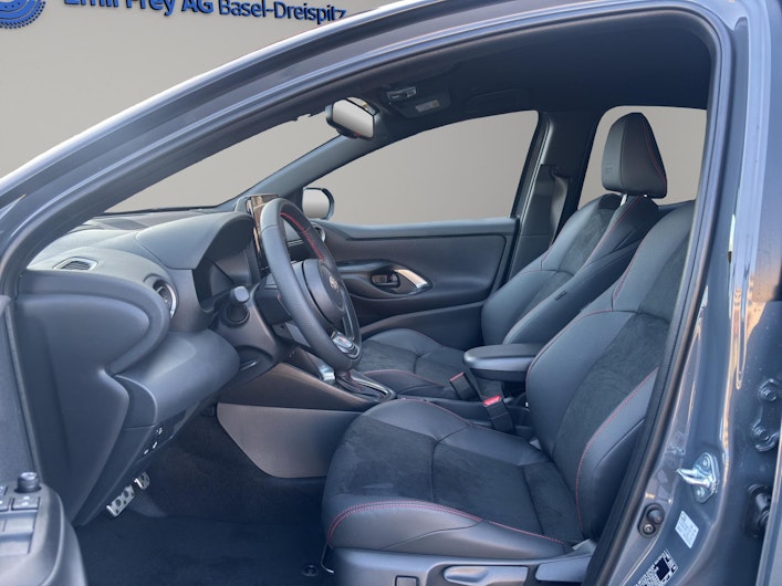 Vehicle image TOYOTA YARIS