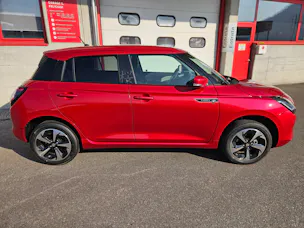 Suzuki Swift 1.2 Sakura Top Hybrid 4x4