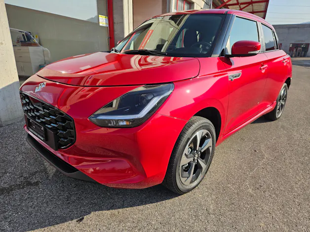 Suzuki Swift 1.2 Sakura Top Hybrid 4x4
