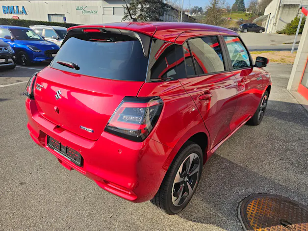 Suzuki Swift 1.2 Sakura Top Hybrid 4x4