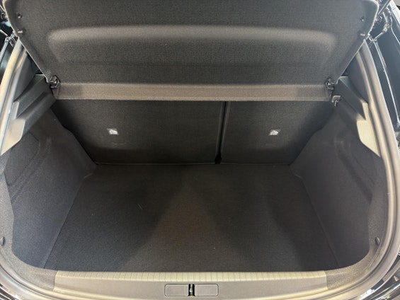 Vehicle image 8 Vehicle image 8