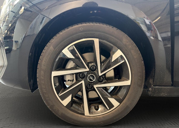 Vehicle image 9 Vehicle image 9