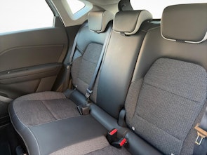 Vehicle image RENAULT Captur 1.6 E-Tech techno