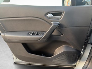 Vehicle image RENAULT Captur 1.6 E-Tech techno