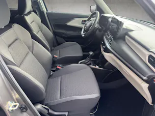 Suzuki Swift 1.2 Sakura Top Hybrid