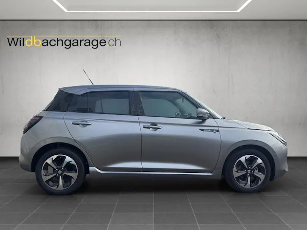 Suzuki Swift 1.2 Sakura Top Hybrid