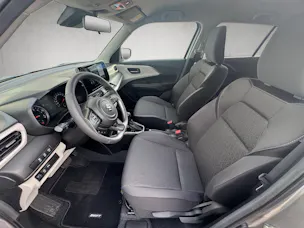 Suzuki Swift 1.2 Sakura Top Hybrid