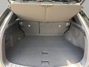 https://vehicle.imgix.net/4158185/05d0a1e5-6048-4258-897d-179462cd918d.jpg
