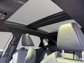 https://vehicle.imgix.net/4158185/a1b5a927-79bc-4c92-ae3a-12017c68c470.jpg