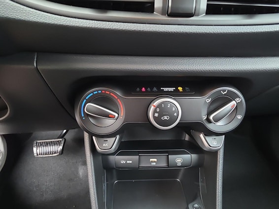 Vehicle image 14 Vehicle image 14